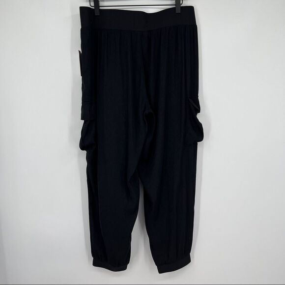 NWT Jessica Simpson Soft Pull-On Tapered Leg Utility Jogger Pant in Black - Picture 1 of 13